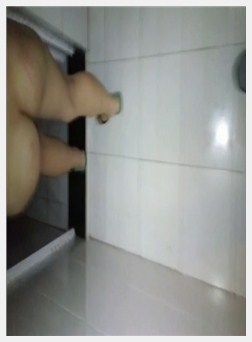 对白刺激淫荡91变态狂人虐待大学生妹纸喝圣水脉冲电击调教哭声凄惨还说自己把逼洞玩大的内裤都黄了-喂！基娜