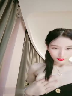 【清纯翘臀】美穴小姐姐今天独自一人诱惑，没穿内裤翘起屁股露逼，揉捏奶子表情淫荡，站立对著镜头掰开屁股-喂！基娜