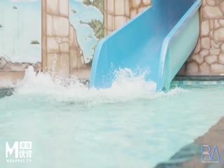 皇家华人AV剧情新作-巨乳初恋现身婚前派对 我要把初恋甜美校花干到高潮 巨乳女神夜夜-喂！基娜