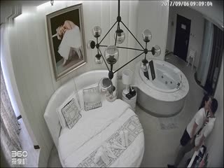 酒店偷拍听对话好像是漂亮的小学美女老师和学生家长偷情~操完后还提醒男的明天别忘了到学校开家长会-喂！基娜